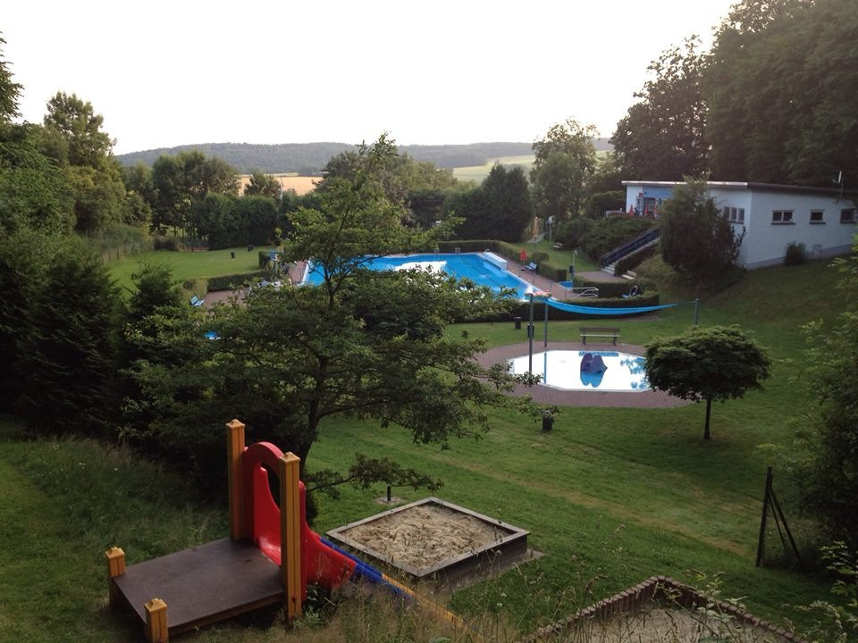 Waldschwimmbad Wattenbach-Soehrewald必去景点