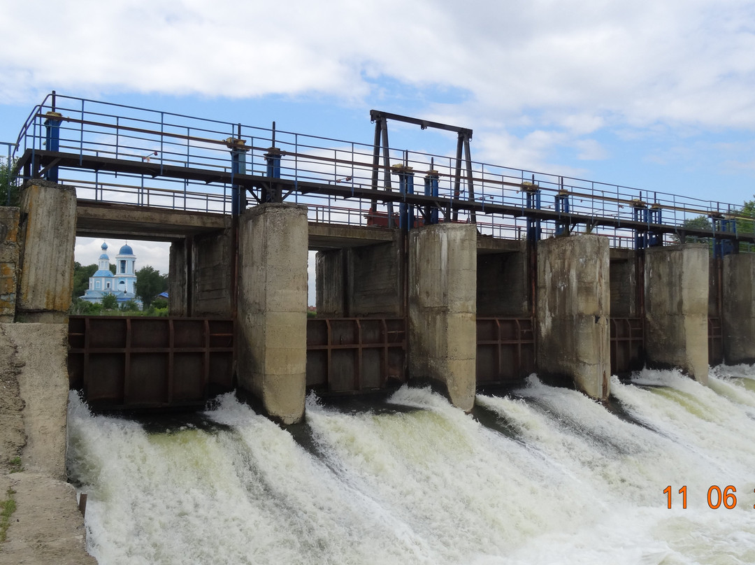 Dam at River Klyazma景点图片