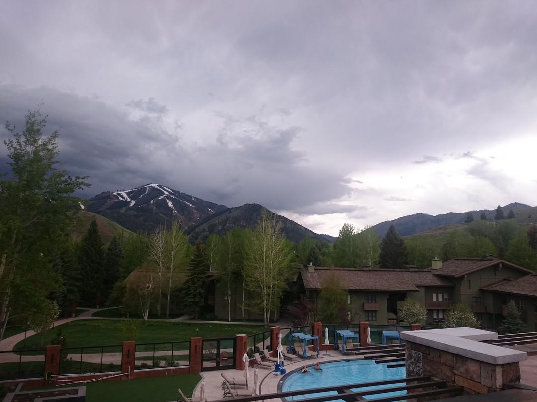 太阳谷小屋酒店主图