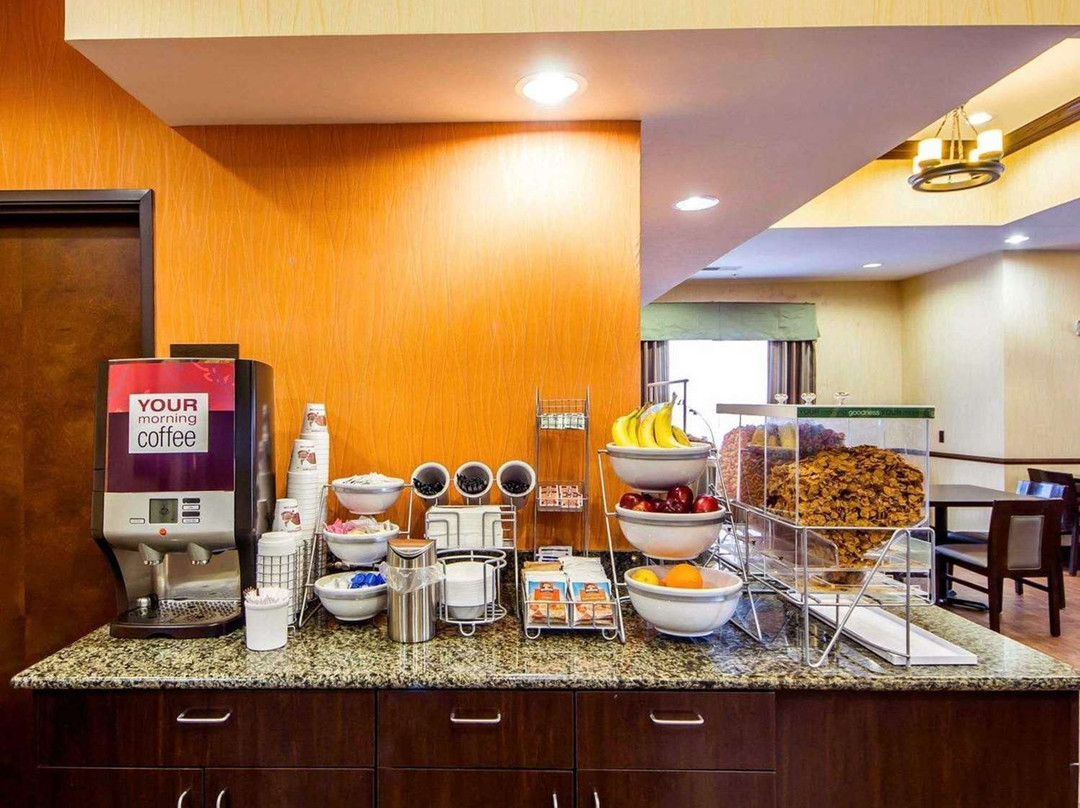 Comfort Inn & Suites主图