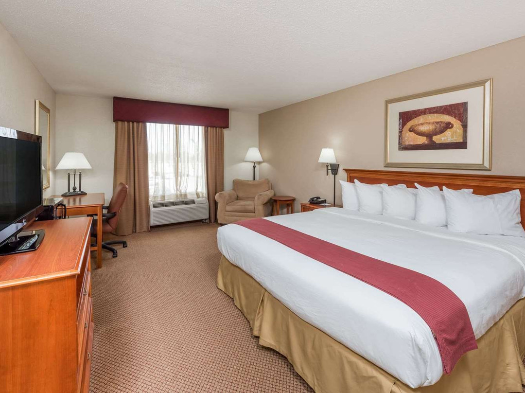 Seasons Inn & Suites  Highland主图