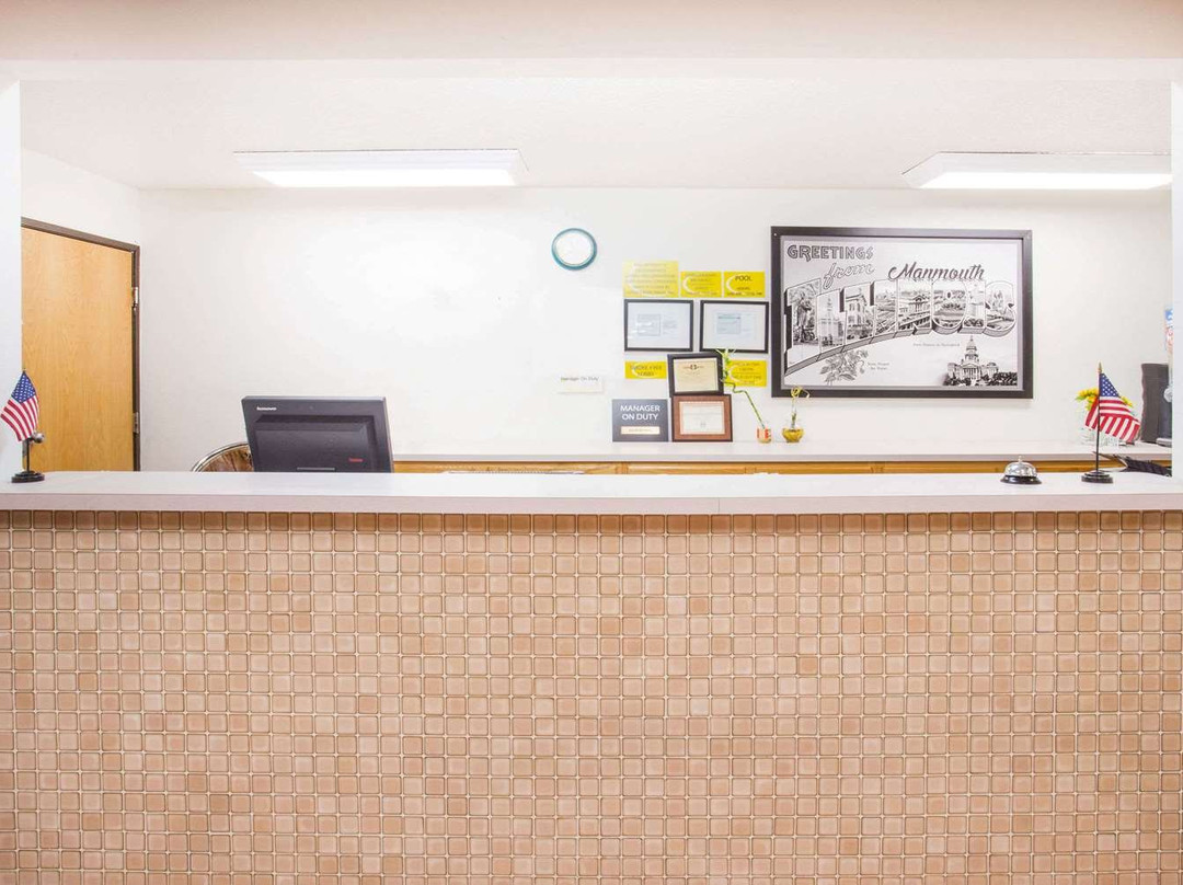 Super 8 by Wyndham Monmouth IL主图