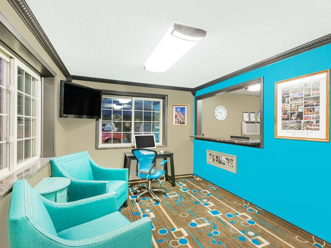 Super 8 by Wyndham Spencer主图