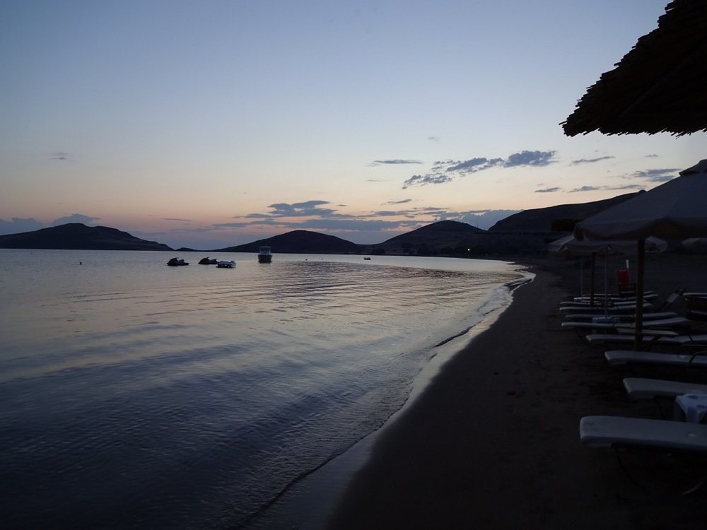 Platy Beach Hotel主图