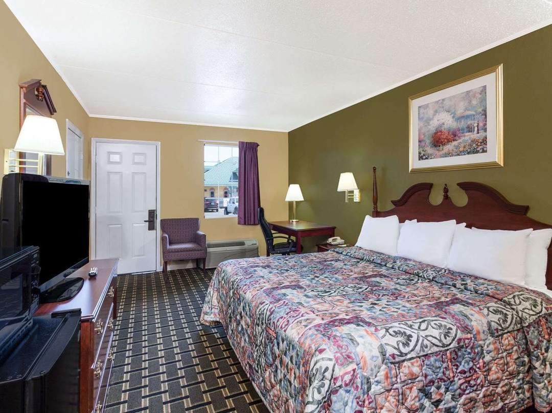 Days Inn by Wyndham Lenoir City主图