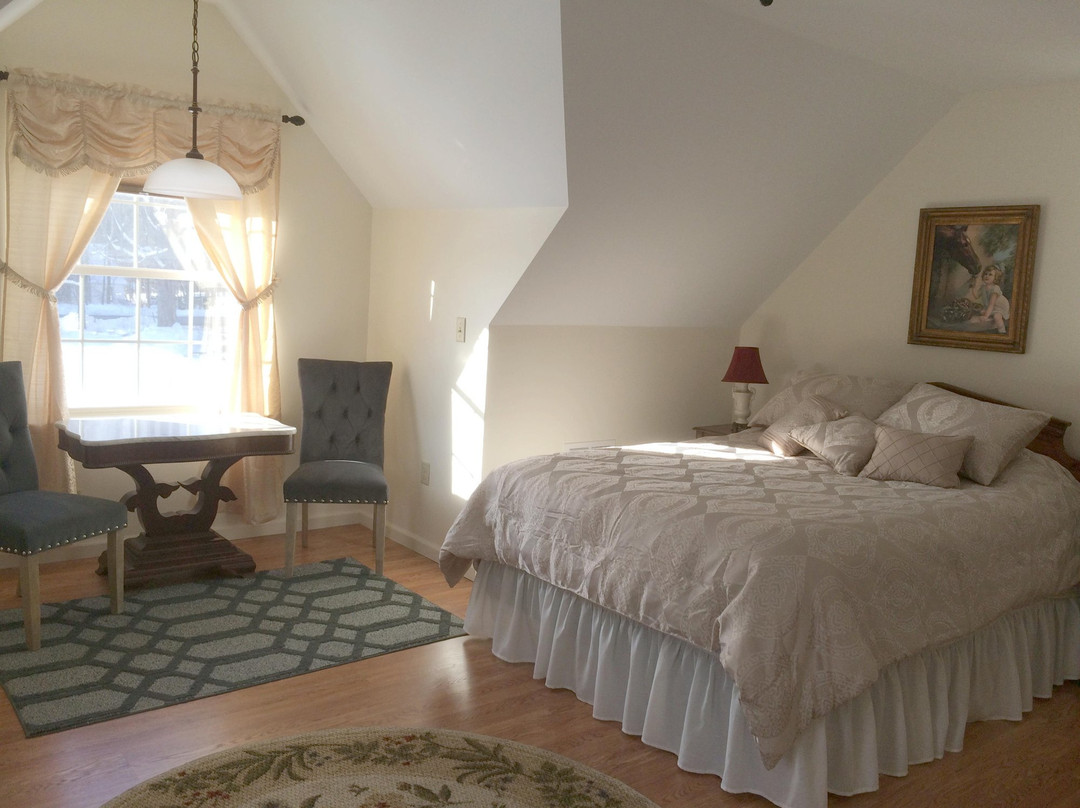 Loon Meadow Farm Bed & Breakfast主图