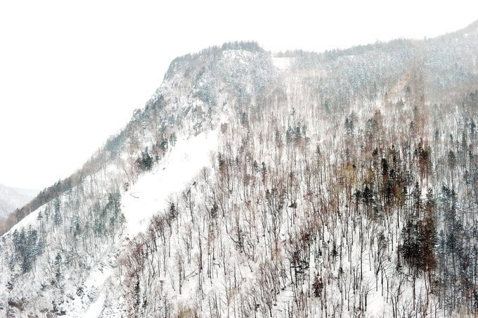 大雪酒店主图