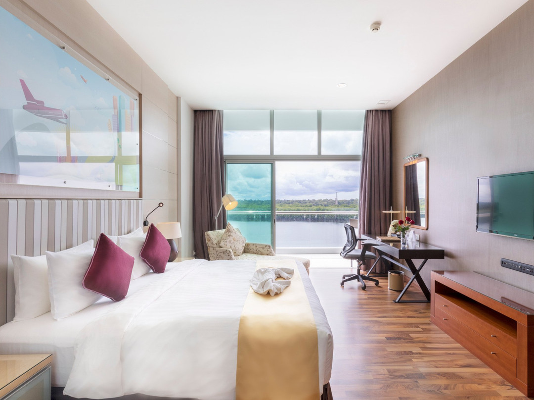 V Plaza Hotel主图