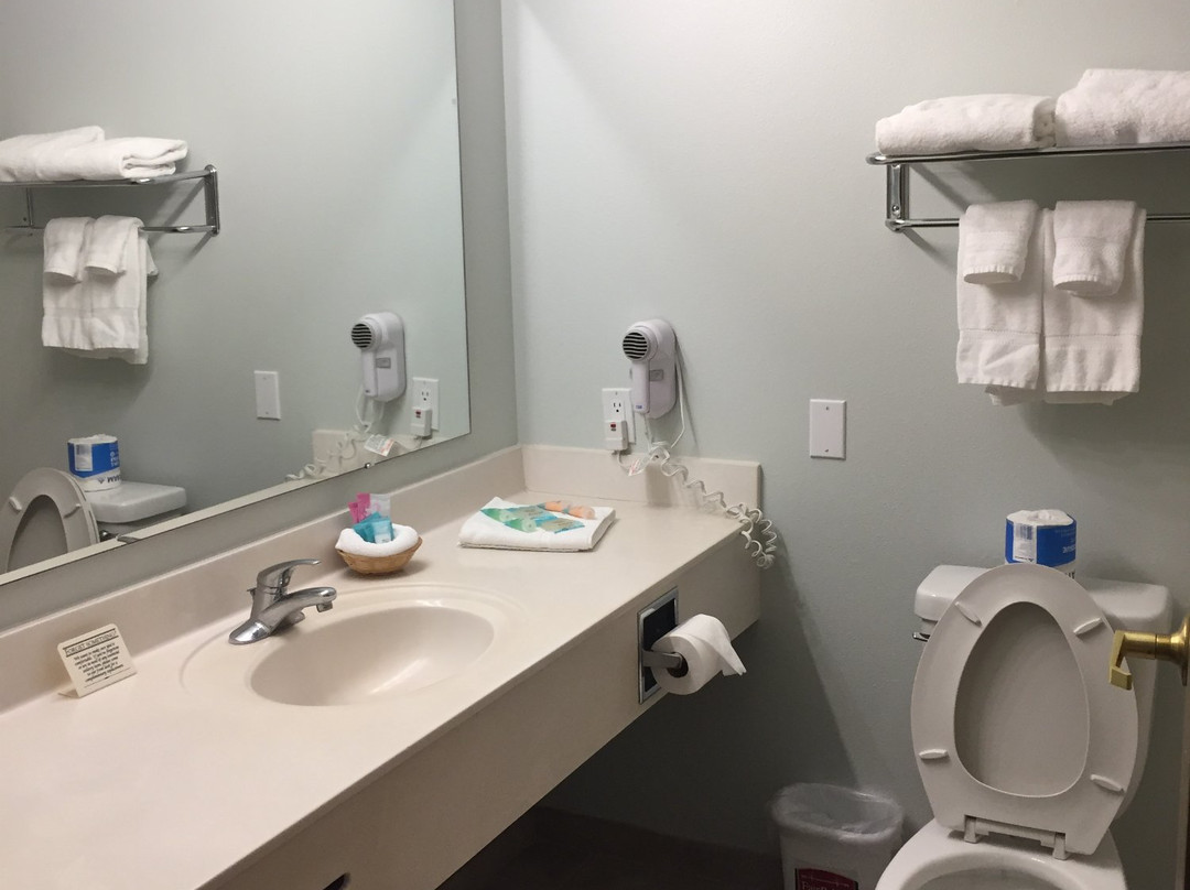 杜邦盖斯特豪斯旅馆&套房酒店主图