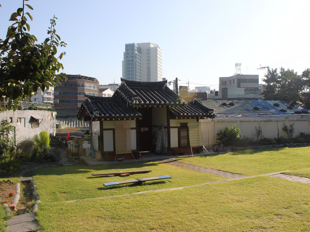 前龟岩书院韩屋宾馆
