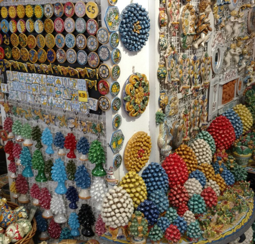 Ceramiche Dell'Artigianato Siciliano Managò-陶尔米纳必去景点