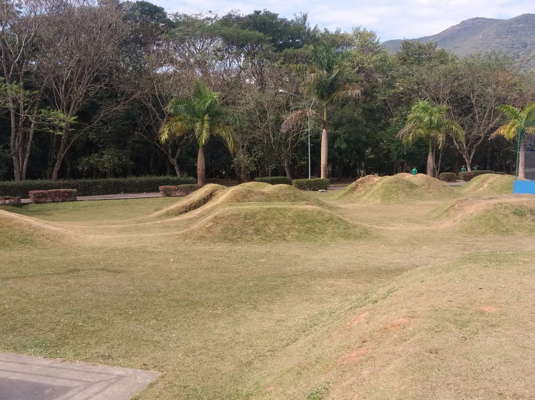 Parque Municipal de Eventos-Extrema必去景点