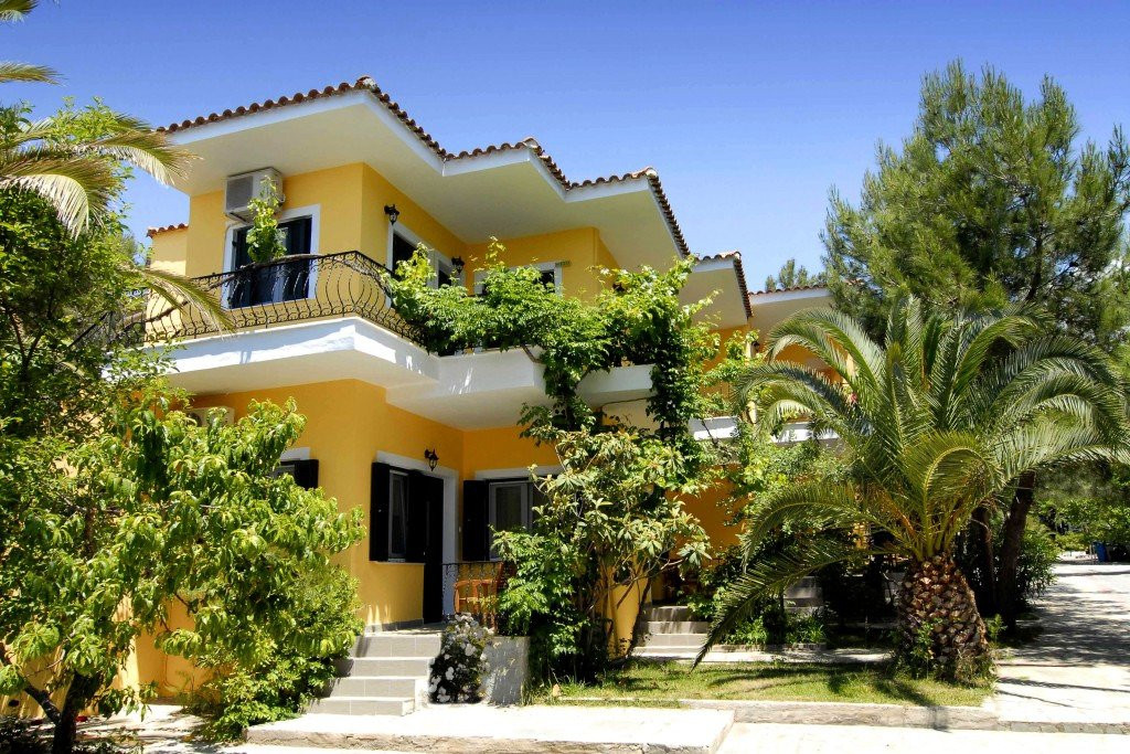 Christin Apartments