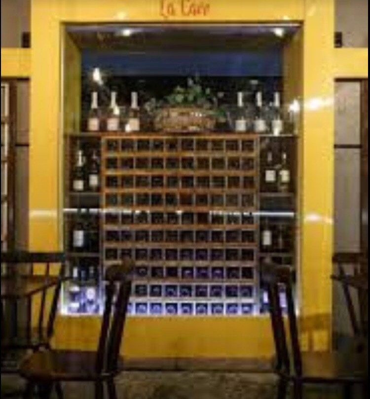 La Cave Wine Bar