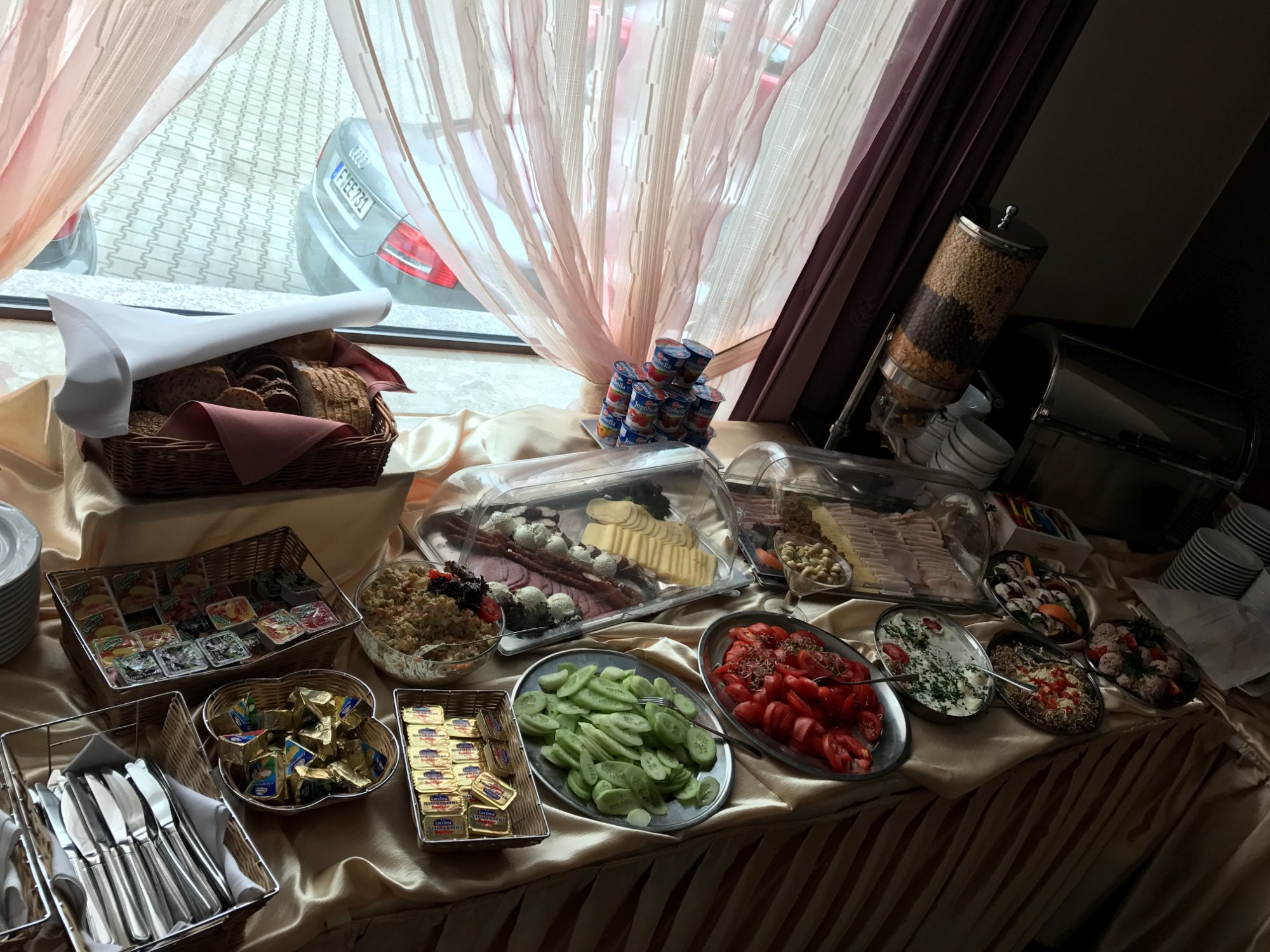 Hotel Cold-餐饮
