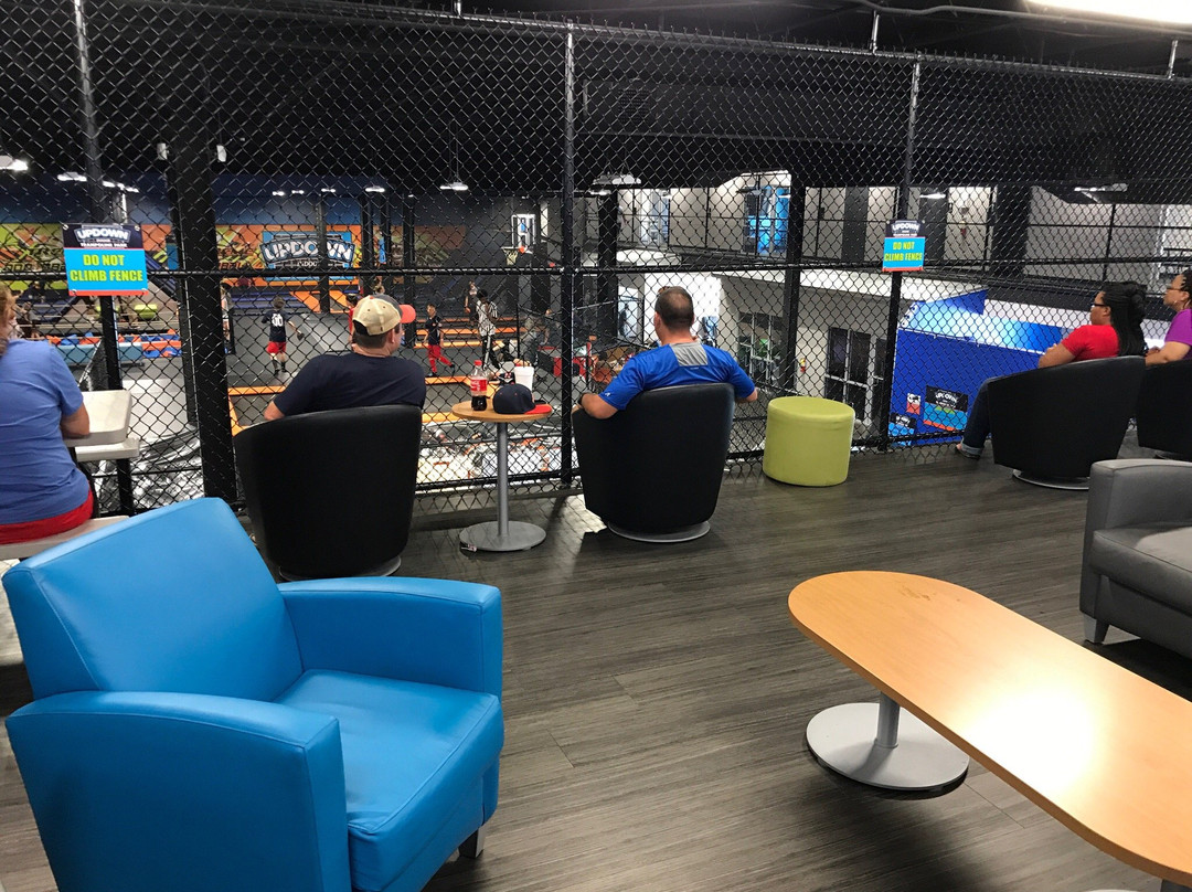 UpDown Trampoline Park景点图片