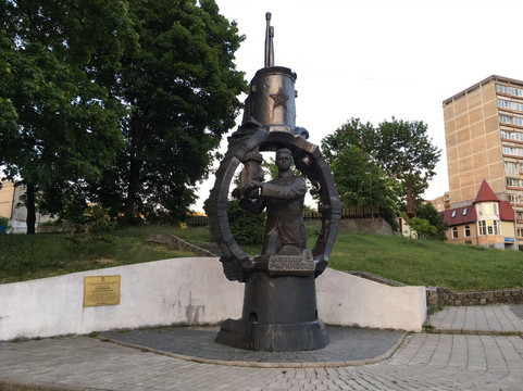 Monument to Aleksandr Marinesko-加里宁格勒必去景点