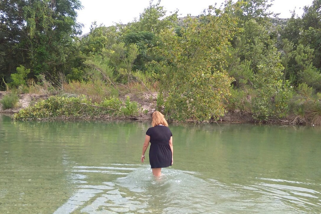 Chalk Bluff Park-Paddle Boat Rentals-Uvalde必去景点