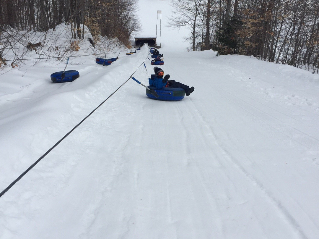 Glissade Sur Tube Mont Avila-Piedmont必去景点