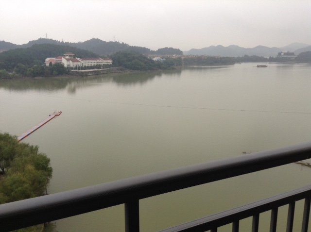 中都青山湖畔大酒店湖畔童话酒店-酒店景观