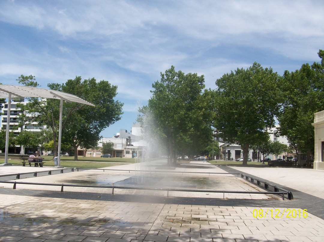 Plaza Malvinas景点图片