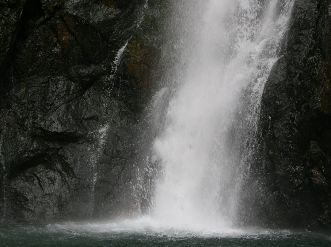 Nakawaga Waterfall-萨武萨武必去景点