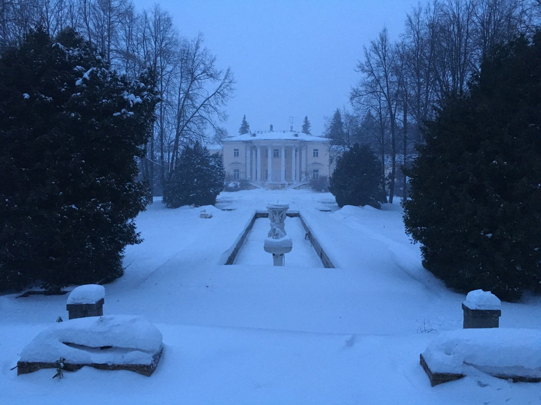 Vvedenskoye Estate景点图片