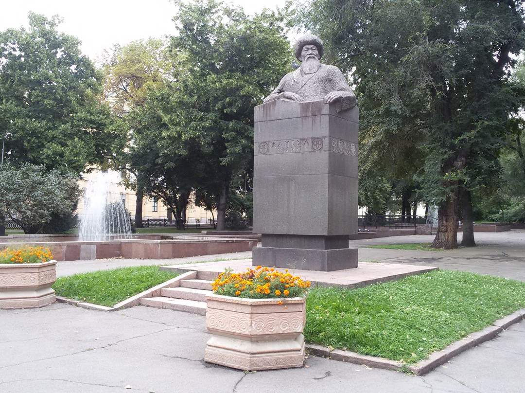 Monument Bust to Jambyl Jabayev-阿拉木图必去景点