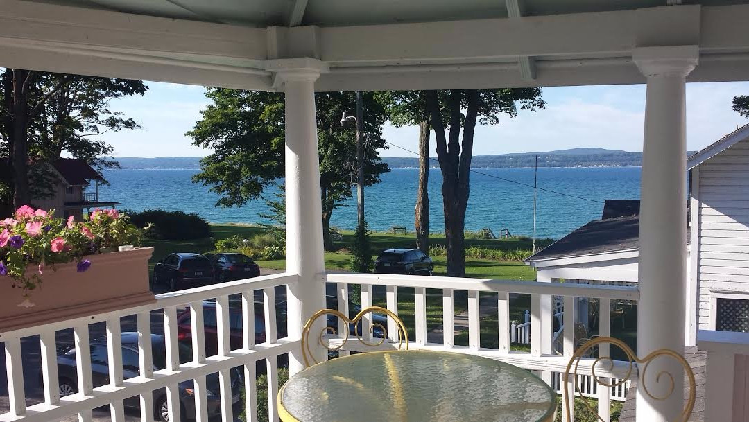 The Gingerbread House主图