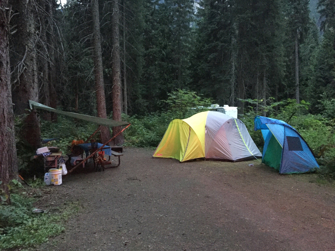 Canyon Hot Spring Resort-雷夫尔斯托克必去景点