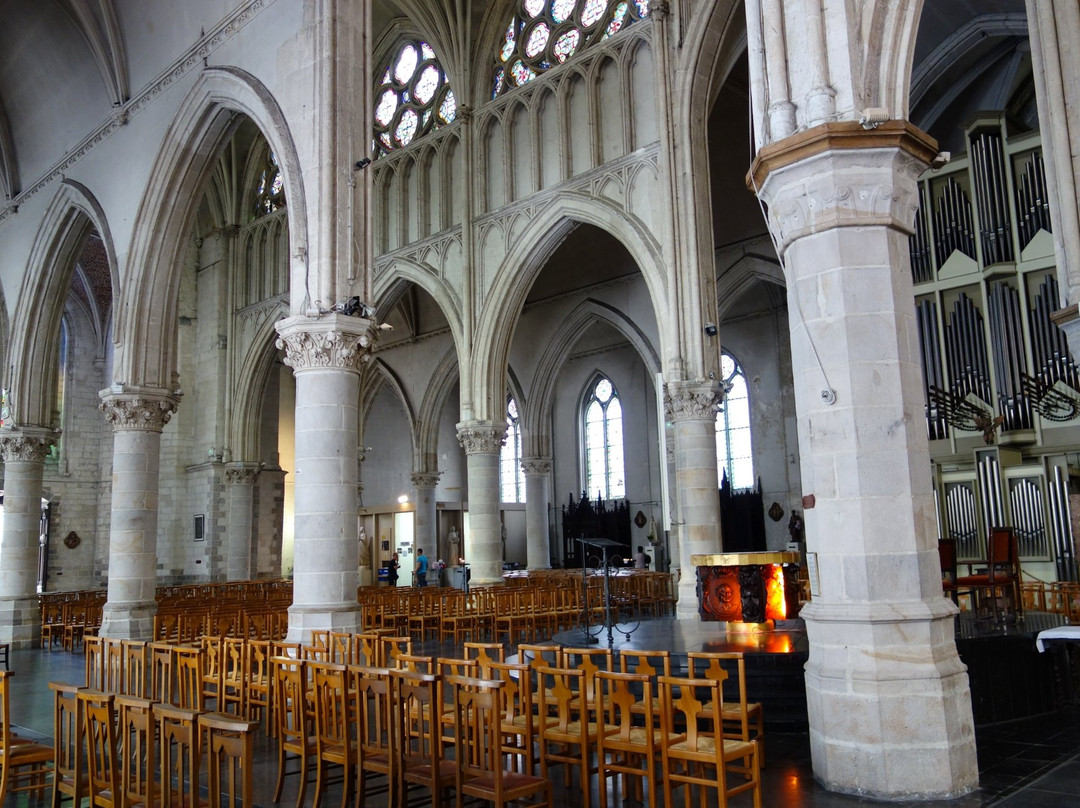 Eglise St Martin-鲁贝必去景点