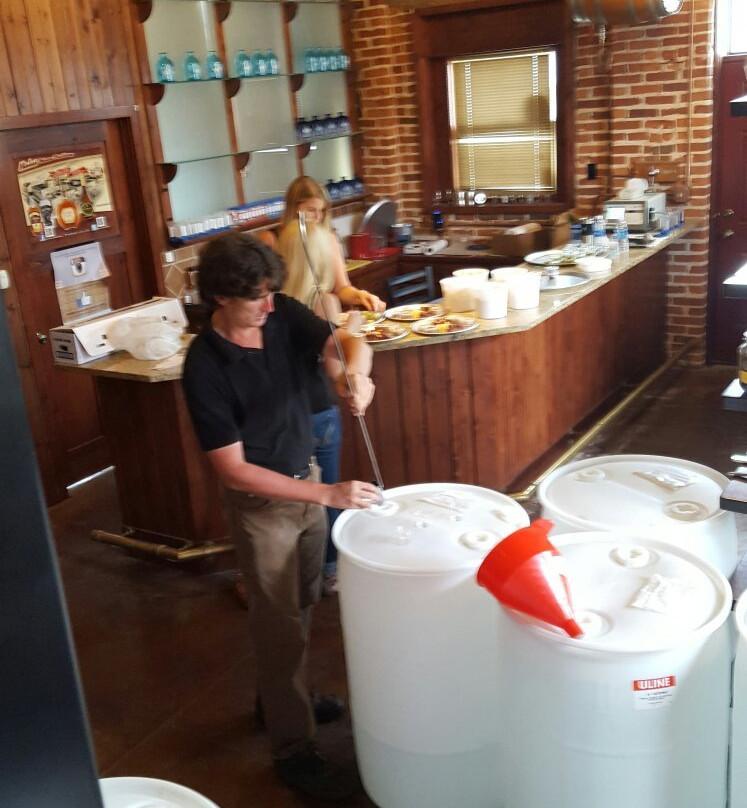 Minhas Micro Distillery-Monroe必去景点