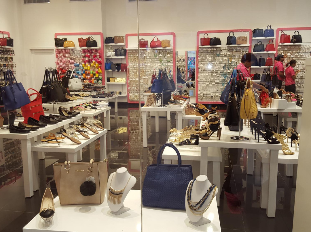 Multiplaza-拉罗马纳必去景点