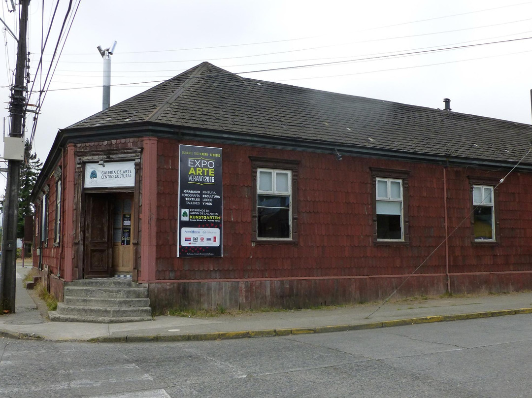 Galeria de Arte Bosque Nativo Casa Raddatz