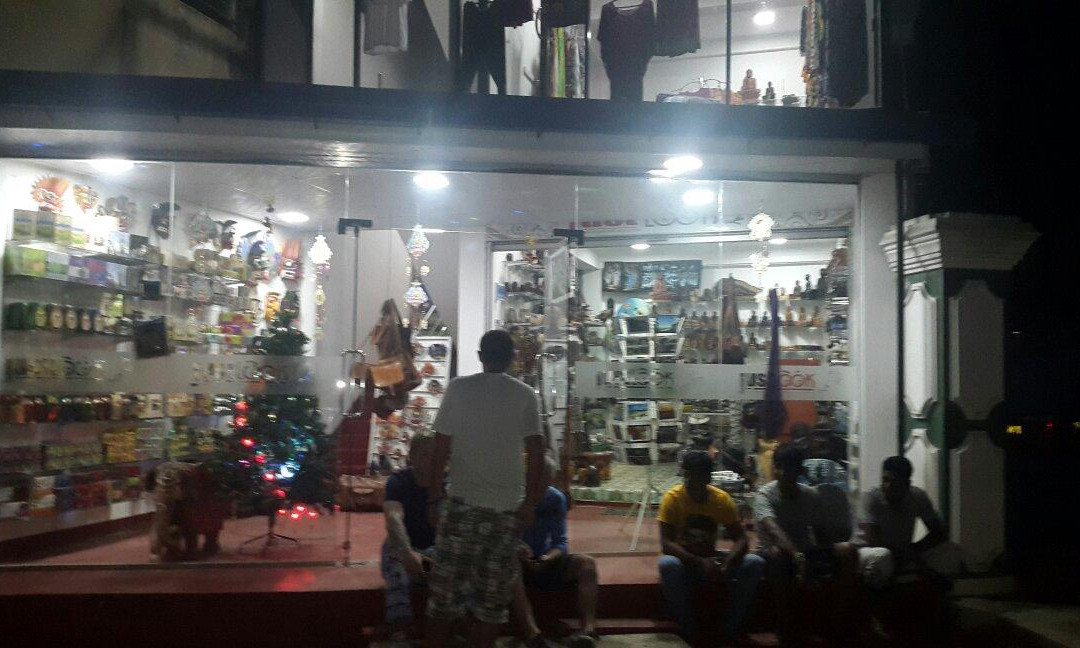 JUST LOOKIN' GALLERY-黑格斯敦必去景点