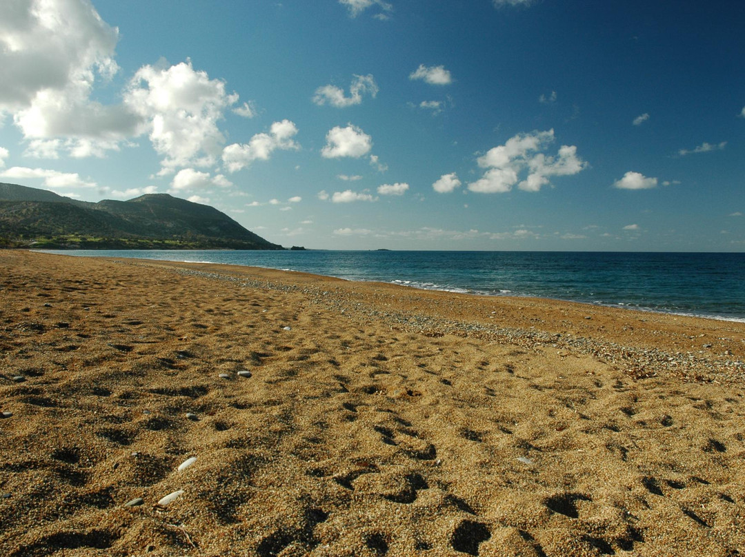 Asprokremnos Beach景点图片