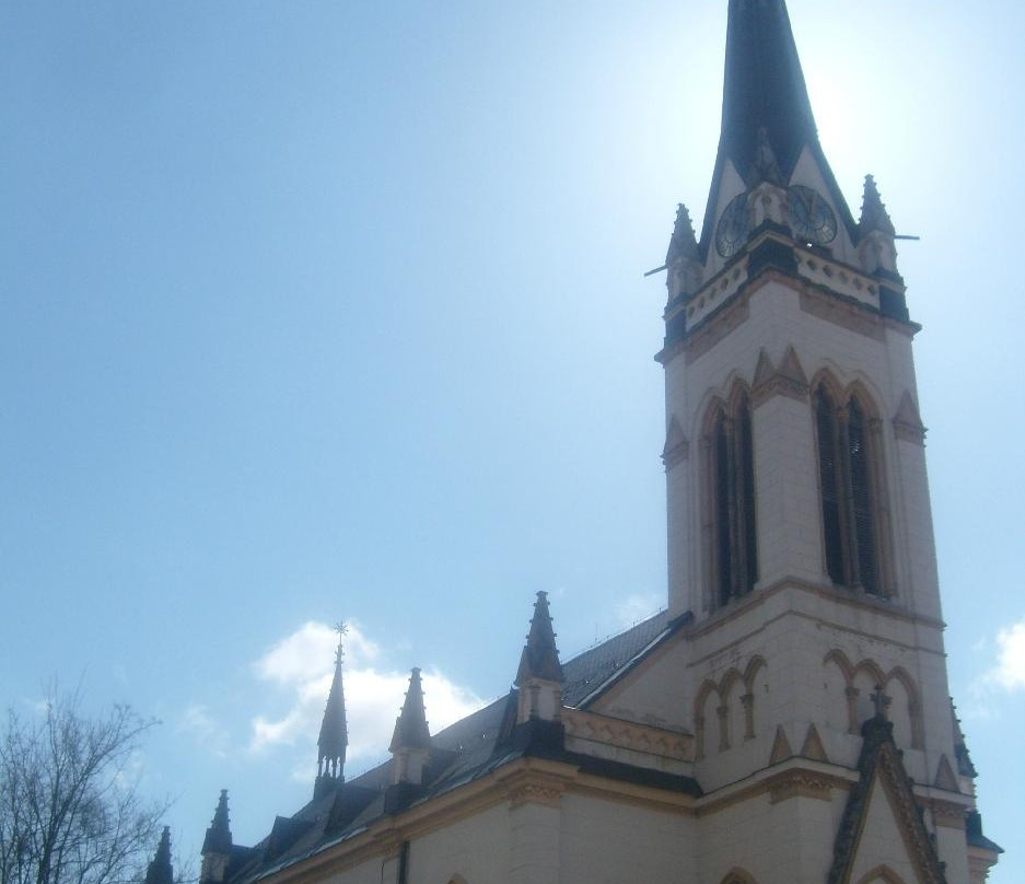 Kostel Cirkve Ceskoslovenske Husitske s Farou-Jablonec nad Nisou必去景点
