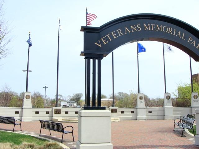 Riverside Drive Promenade-埃尔金必去景点