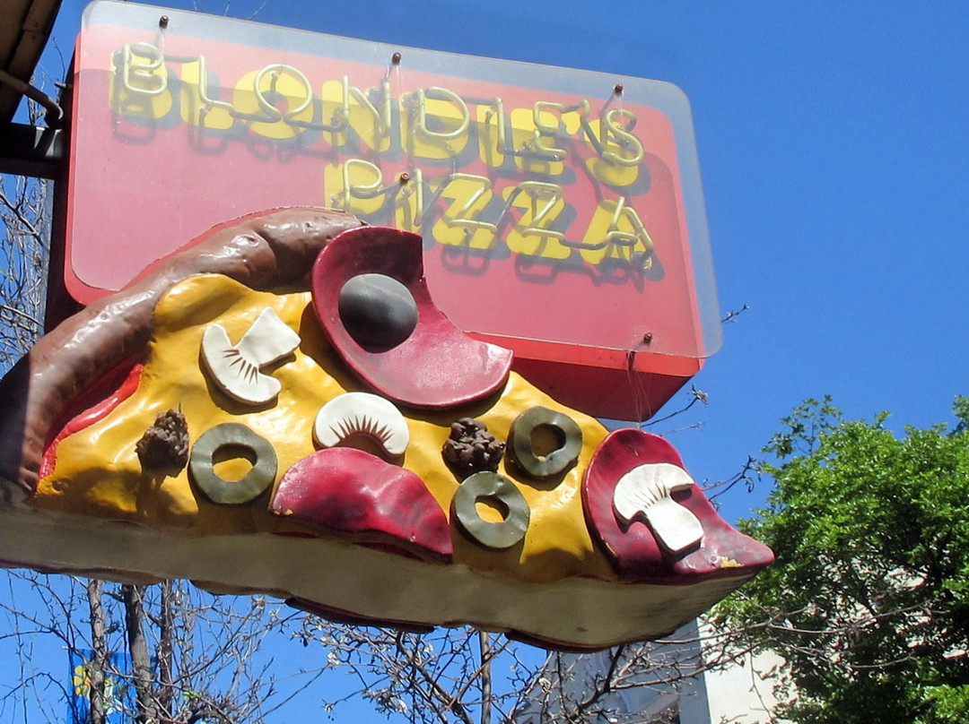 Blondie's Pizza