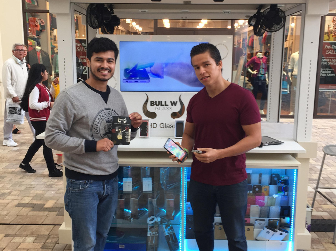 Tanger Outlets Palm Beach景点图片