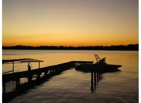 Dale's Lakeside Resort主图