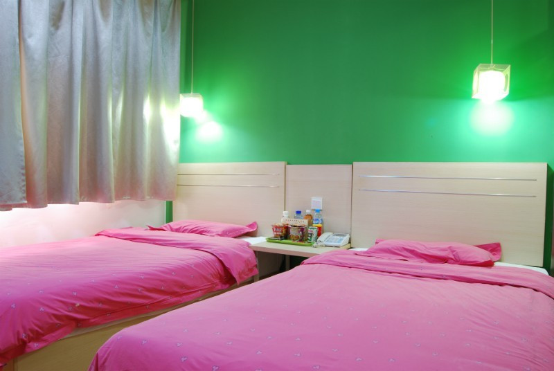 易佳时尚酒店主图