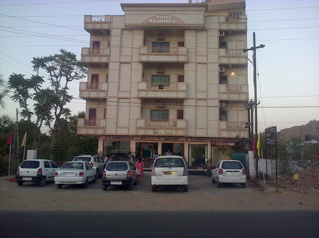Hotel Rajshree主图
