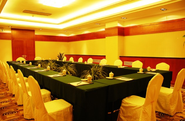 乌鲁木齐吐哈石油大厦主图