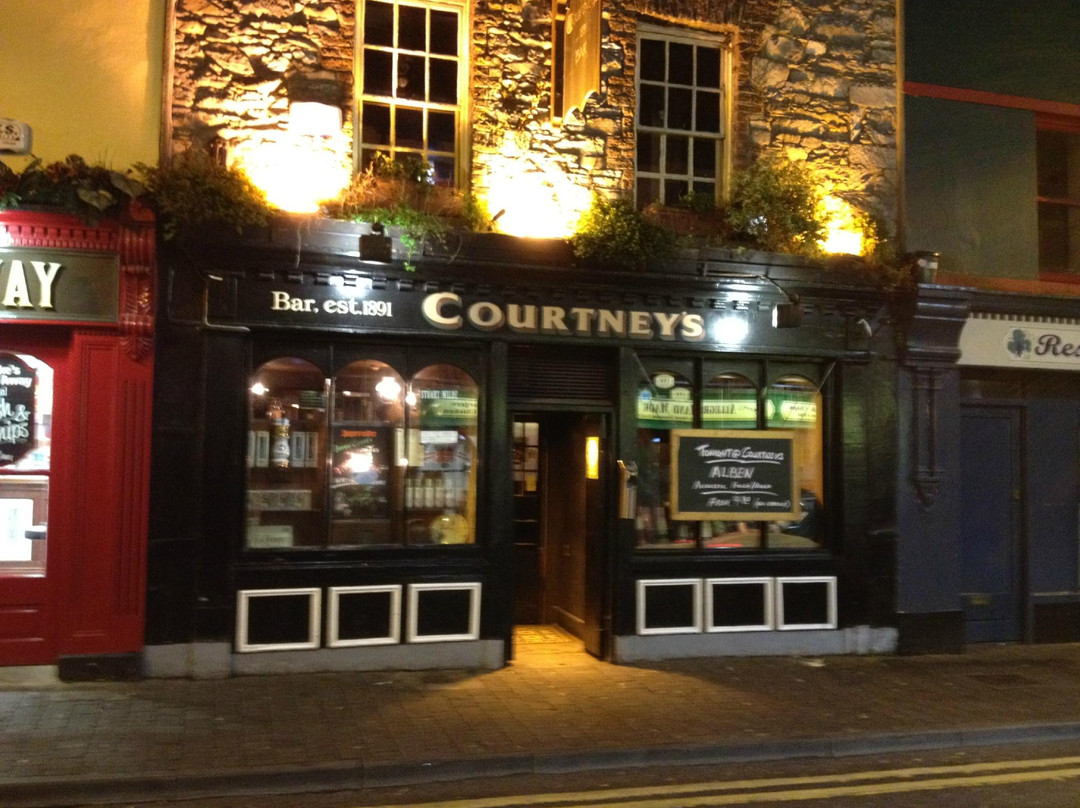 Courtney's Bar-基拉尼必去景点