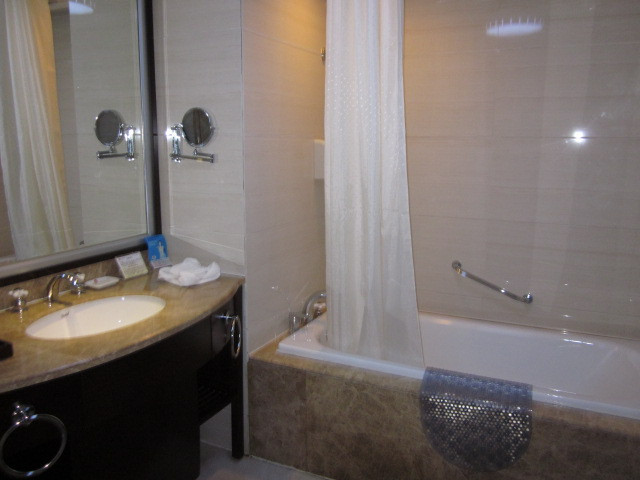 紫东阁华天大酒店主图