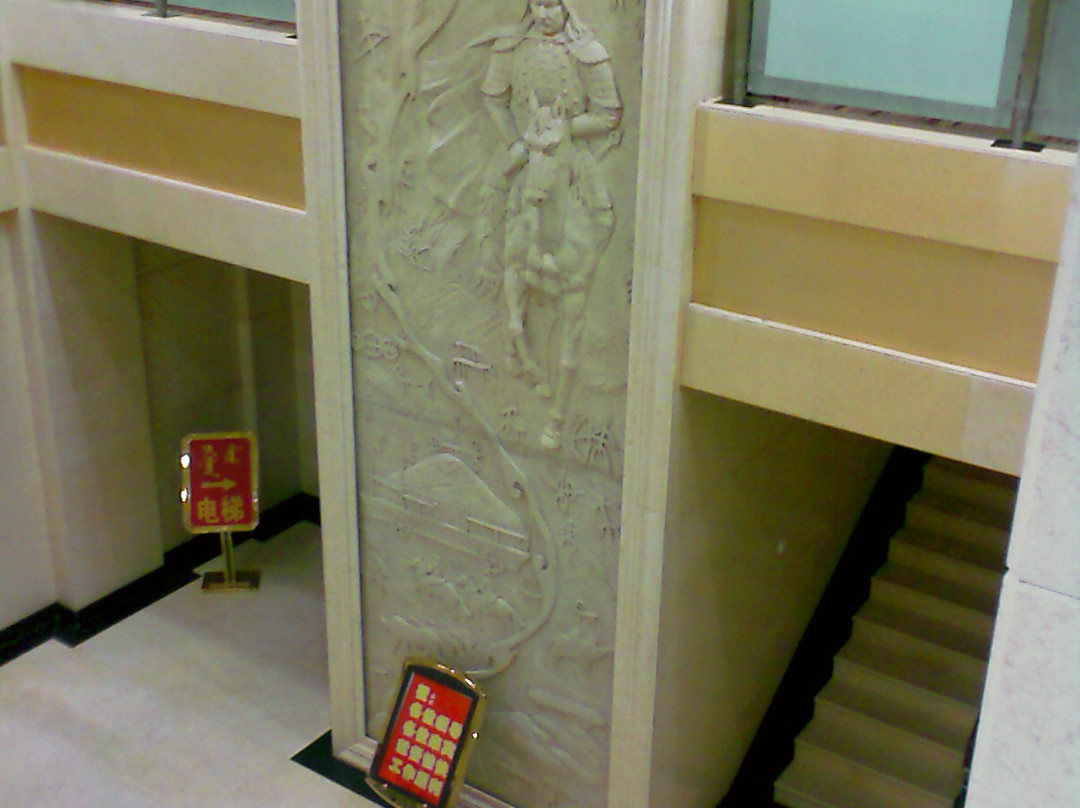 苏尼特大酒店主图