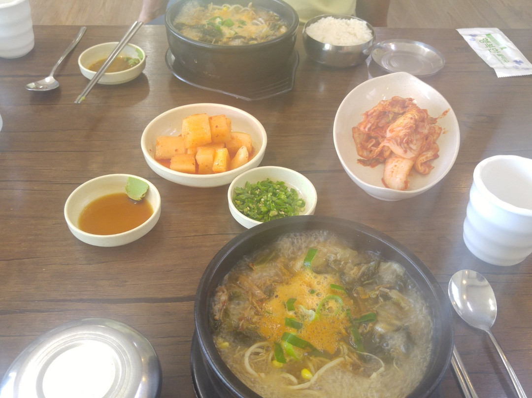 阴城郡餐馆和美食-Hong Myeong Main Family Hangover Cure Soup