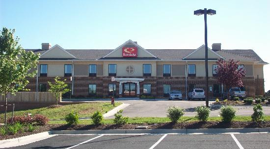 Amelia Inn & Suites