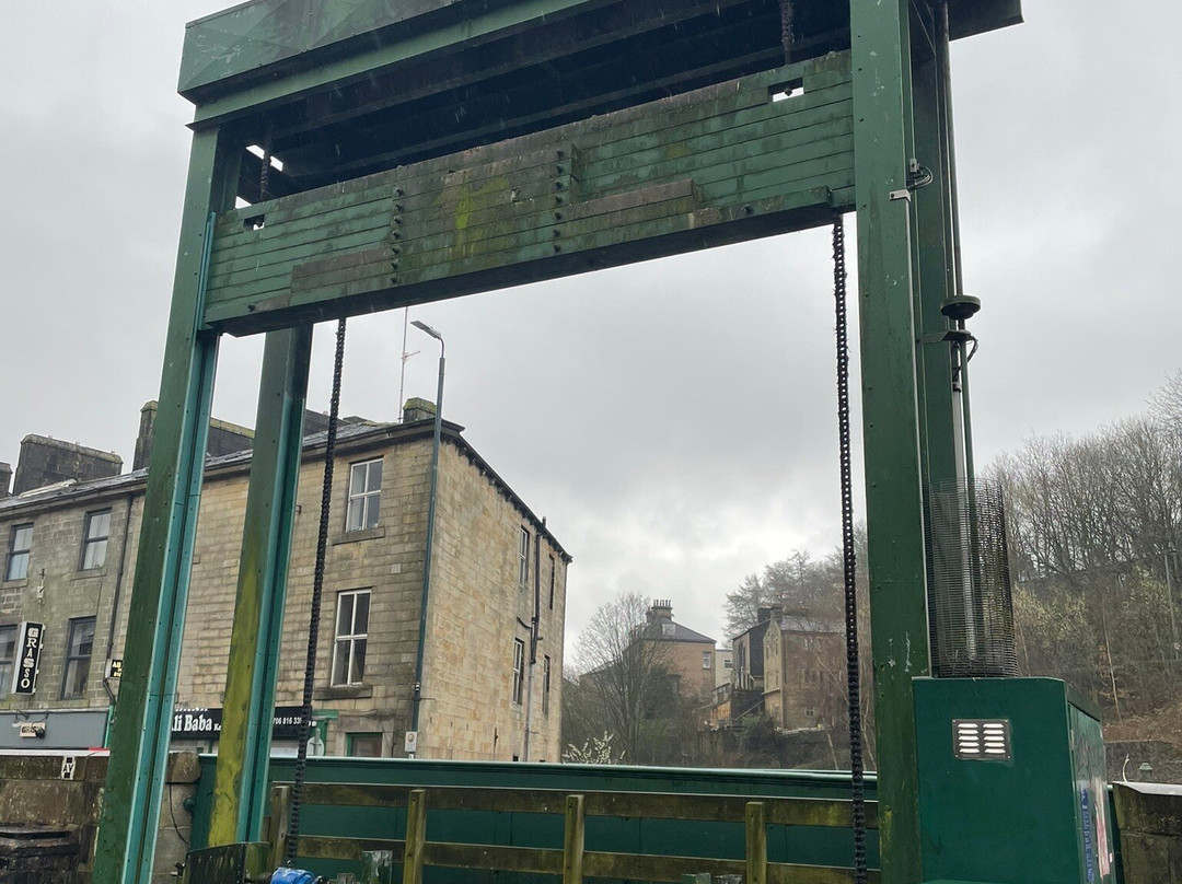 Rochdale Canal Loch 19 - Todmorden Loch景点图片